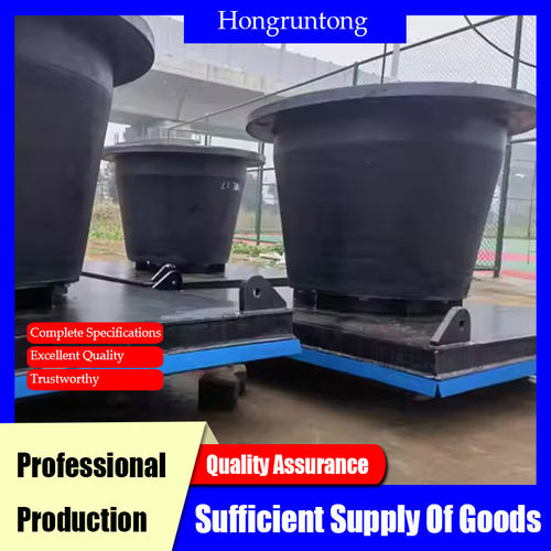 최신 회사 사례 Cone Rubber Fenders from Hongruntong Marine Enhance Berthing Safety and Reduce Maintenance Costs