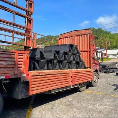 천연 고무 브이형 펜더 200mm-1000mm 높이 마모 저항자